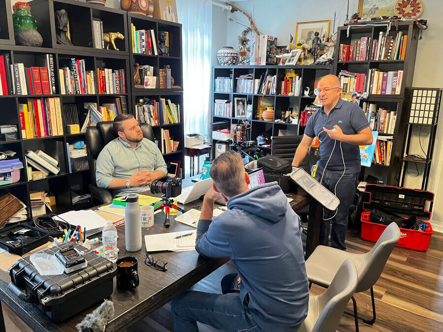 Behind the scenes The Chicago Connection