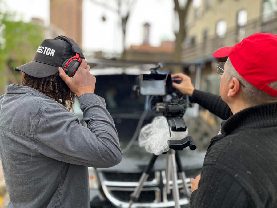 Behind the scenes The Chicago Connection