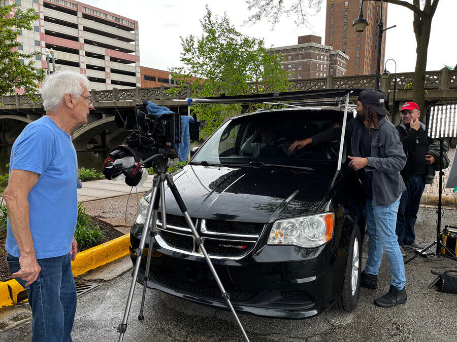 Behind the scenes The Chicago Connection