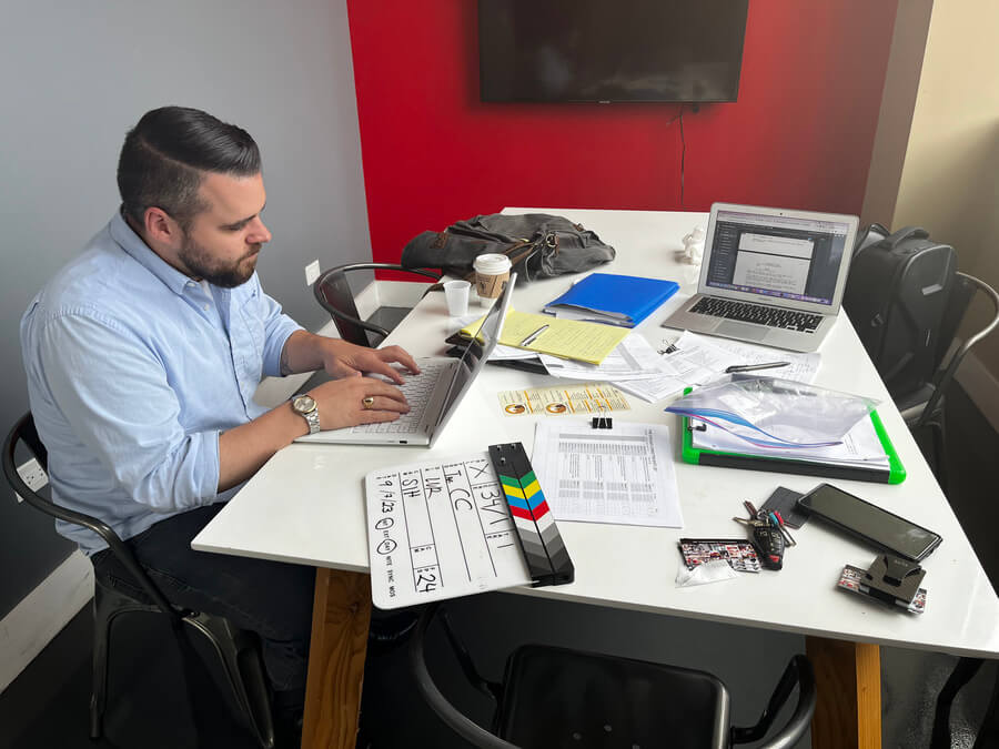 Behind the scenes The Chicago Connection