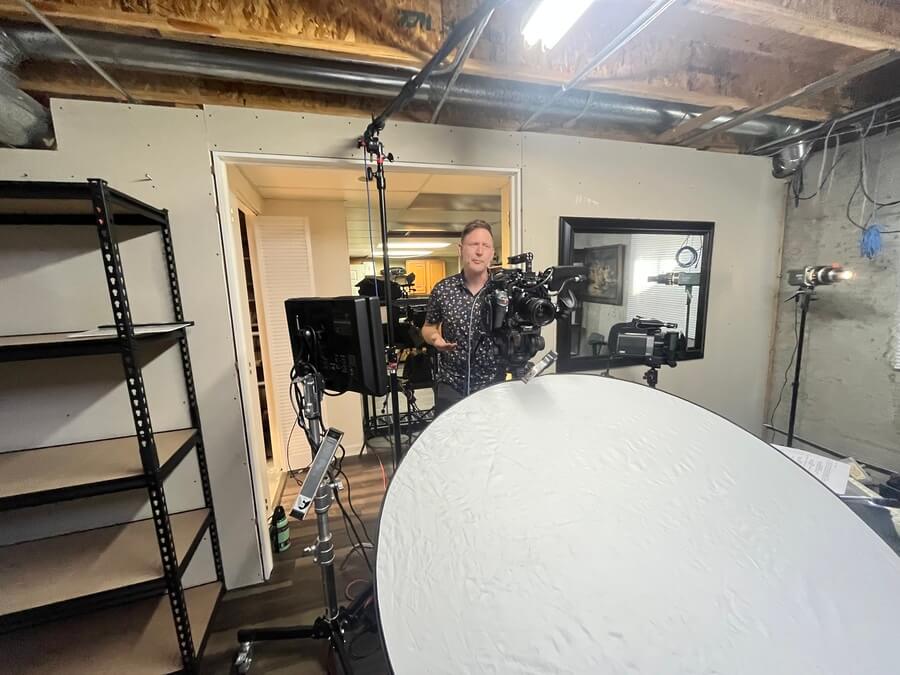 Behind the scenes The Chicago Connection - May