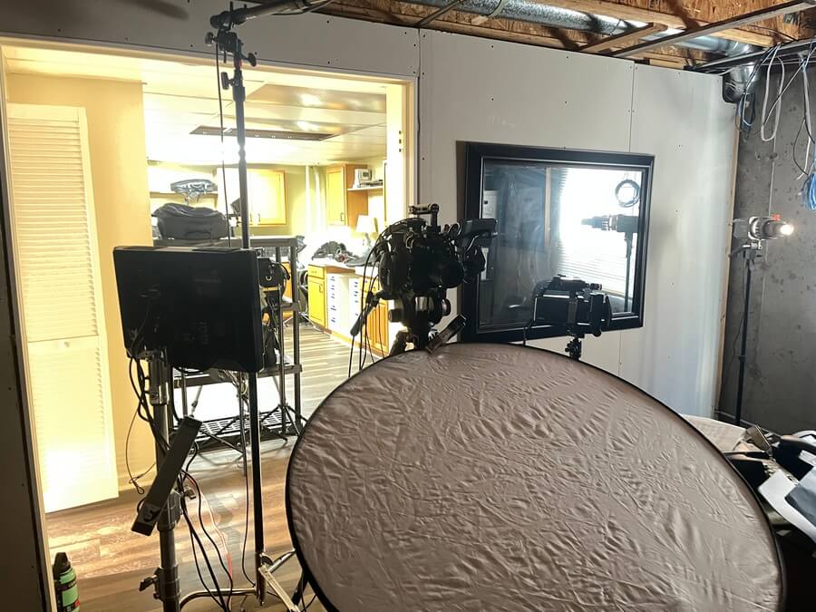 Behind the scenes The Chicago Connection - May